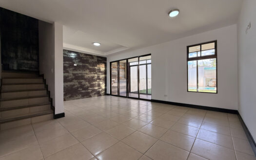 Remate Bancario!!! Oportunidad Casa de 2 Plantas en Condominio Seguro con Hermosas Amenidades en Moravia COD 141891