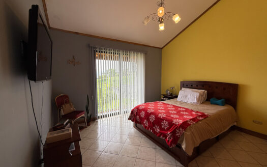 Hermosa Casa con Vista Espectacular, en Condominio muy Exclusivo y Seguro en Mata de Plátano, Goicoechea COD 141652