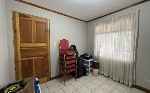 Hermosa Casa con Vista Espectacular, en Condominio muy Exclusivo y Seguro en Mata de Plátano, Goicoechea COD 141652