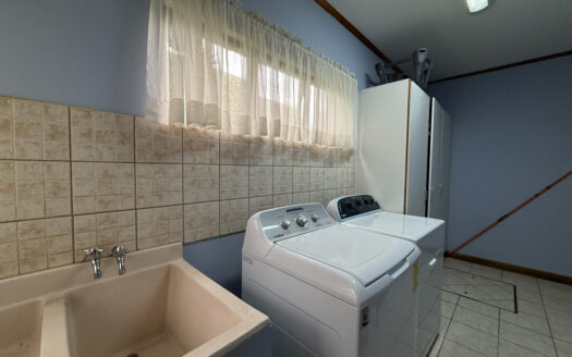 Hermosa Casa con Vista Espectacular, en Condominio muy Exclusivo y Seguro en Mata de Plátano, Goicoechea COD 141652