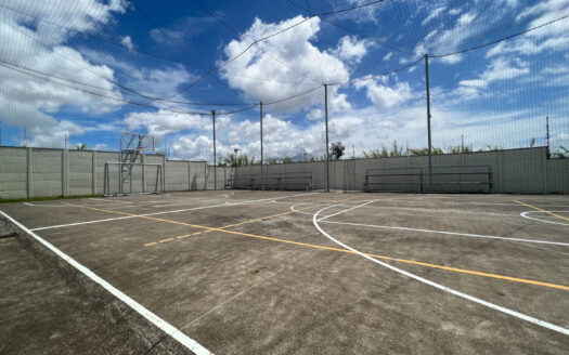 Hermosa Casa en Condominio Seguro y Diversas Amenidades, en La Trinidad de Moravia COD 141745