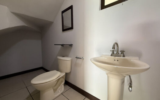 Hermosa Casa en Condominio Seguro y Diversas Amenidades, en La Trinidad de Moravia COD 141745