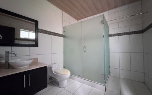 Tres Ríos: Remate Bancario en Residencial Privado con 1273 metros de Lote. #143452