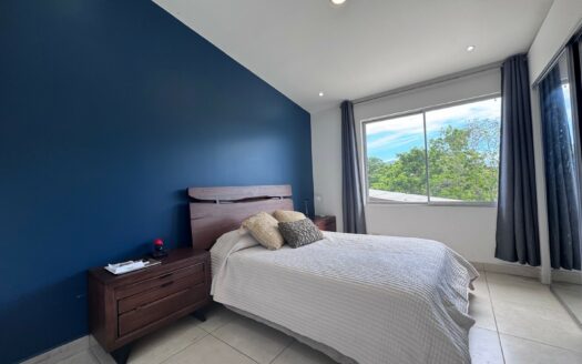 Curridabat: Amplia Casa en Condominio Barlovento con 4 Habitaciones + 3 parqueos con 224 Metros de Construcción. #142718