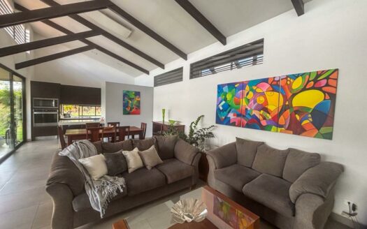 Casa En Alquiler En Hacienda Espavel, Condominio Exclusivo Con Apartamento Independiente.COD.143693