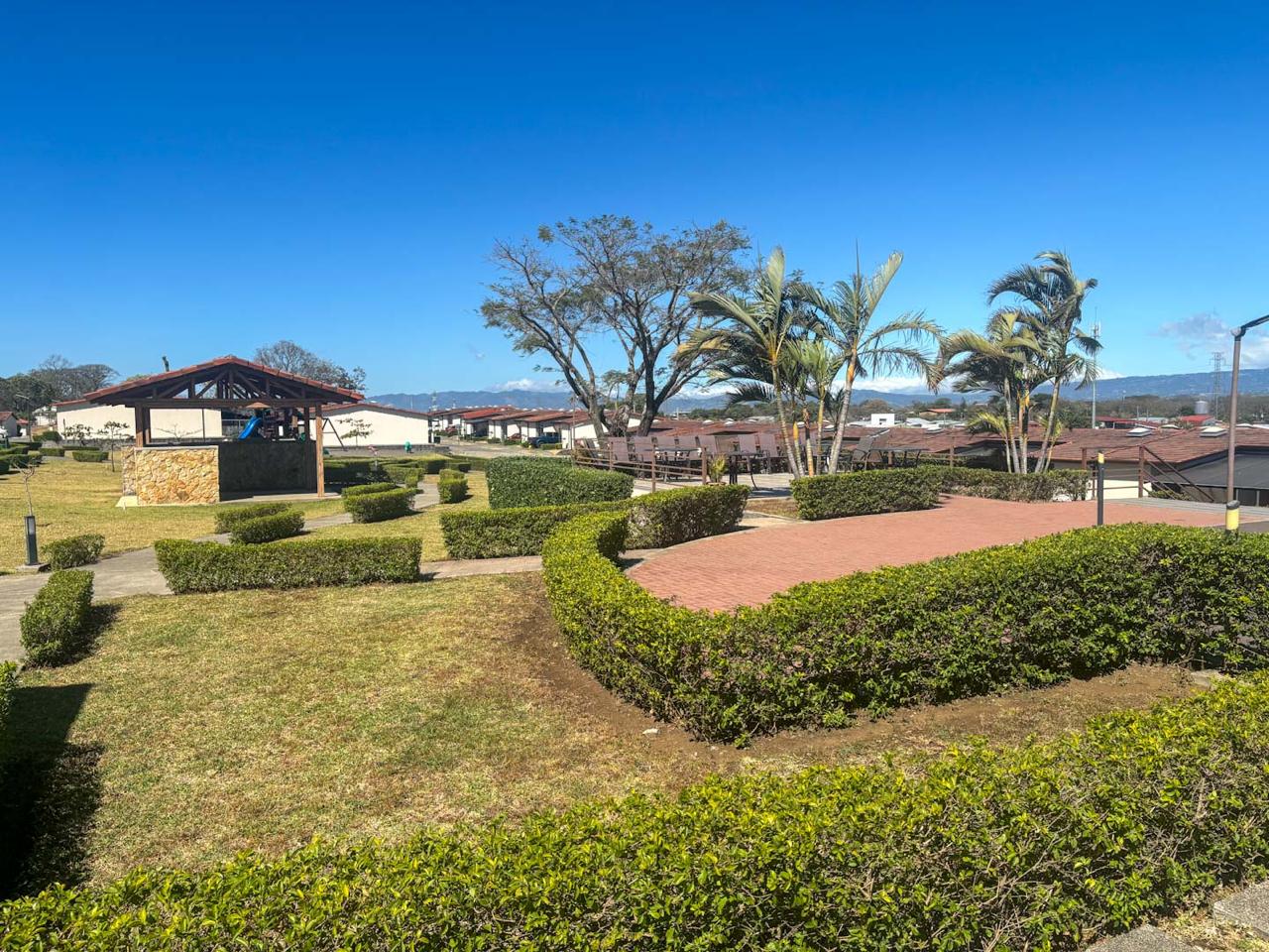 Casa En Venta En San Rafael De Alajuela, 1 Planta En Condominio Con Amenidades.COD.143676