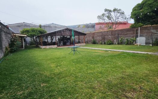 Casa Tipo Quinta En Venta En Río Segundo De Alajuela De Una Planta Y Gran Terreno con 5 Habitaciones y 10 Parqueos. COD. 143730