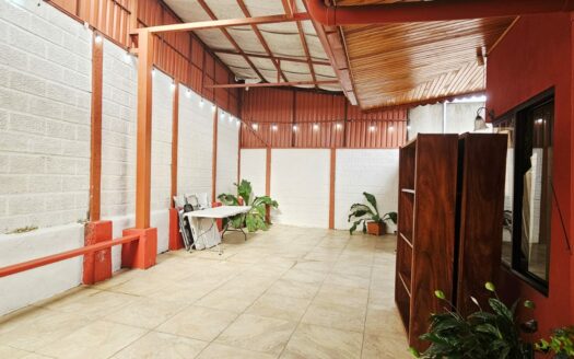 Casa En Venta En El Roble De Alajuela De Una Planta Con 4 Habitaciones Y Precio De Oportunidad. COD. 142319