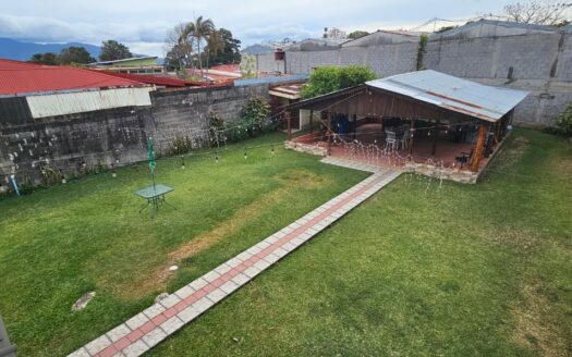 Casa Tipo Quinta En Venta En Río Segundo De Alajuela De Una Planta Y Gran Terreno con 5 Habitaciones y 10 Parqueos. COD. 143730