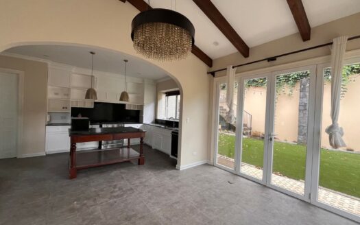 San Juan de la Unión: Amplia Casa en Colinas de Montealegre con Lote de 851 Metros. #142704