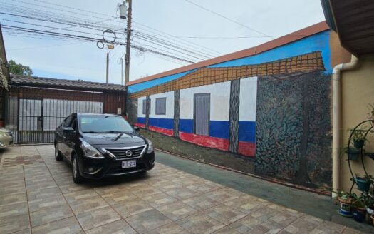 Casa Tipo Quinta En Venta En Río Segundo De Alajuela De Una Planta Y Gran Terreno con 5 Habitaciones y 10 Parqueos. COD. 143730