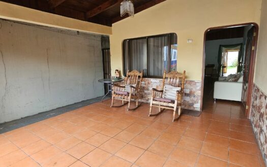 Casa Tipo Quinta En Venta En Río Segundo De Alajuela De Una Planta Y Gran Terreno con 5 Habitaciones y 10 Parqueos. COD. 143730