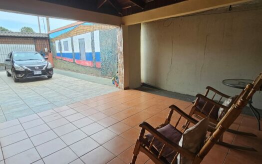 Casa Tipo Quinta En Venta En Río Segundo De Alajuela De Una Planta Y Gran Terreno con 5 Habitaciones y 10 Parqueos. COD. 143730