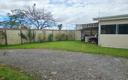 Casa En Venta En San Isidro De Una Planta Con Amplio Terreno Y Precio De Oportunidad. COD. 142370