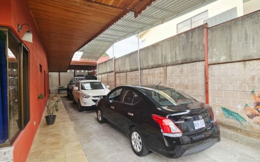 Casa En Venta En El Roble De Alajuela De Una Planta Con 4 Habitaciones Y Precio De Oportunidad. COD. 142319