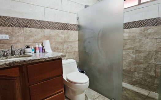 Casa En Venta En El Roble De Alajuela De Una Planta Con 4 Habitaciones Y Precio De Oportunidad. COD. 142319