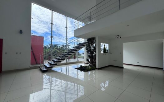 Tres Ríos: Remate Bancario en Residencial Privado con 1273 metros de Lote. #143452