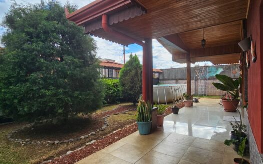 Casa En Venta En El Roble De Alajuela De Una Planta Con 4 Habitaciones Y Precio De Oportunidad. COD. 142319