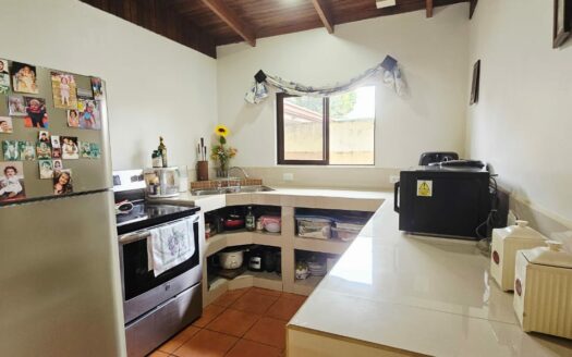 Casa Tipo Quinta En Venta En Río Segundo De Alajuela De Una Planta Y Gran Terreno con 5 Habitaciones y 10 Parqueos. COD. 143730