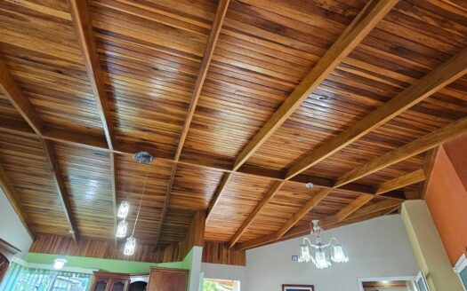 Casa En Venta En San Isidro De Una Planta Con Amplio Terreno Y Precio De Oportunidad. COD. 142370