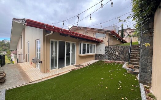 San Juan de la Unión: Amplia Casa en Colinas de Montealegre con Lote de 851 Metros. #142704