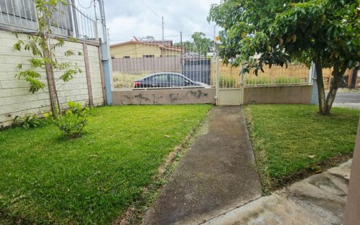 Casa En Venta En San Isidro De Una Planta Con Amplio Terreno Y Precio De Oportunidad. COD. 142370