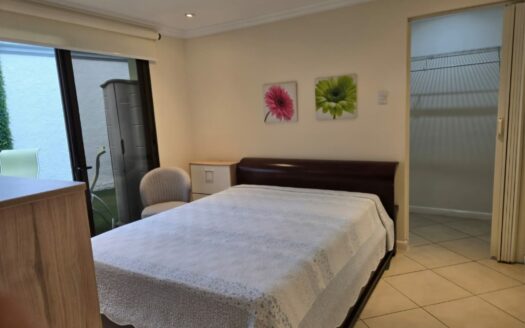 Rebajada! Tres Ríos: Amplia Casa en Venta en Condominio La Floresta con 4 Habitaciones + 4 Parqueos con 254 Metros de Construcción. #142693