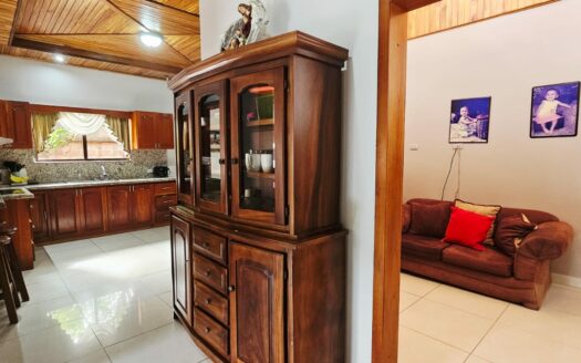 Casa En Venta En El Roble De Alajuela De Una Planta Con 4 Habitaciones Y Precio De Oportunidad. COD. 142319