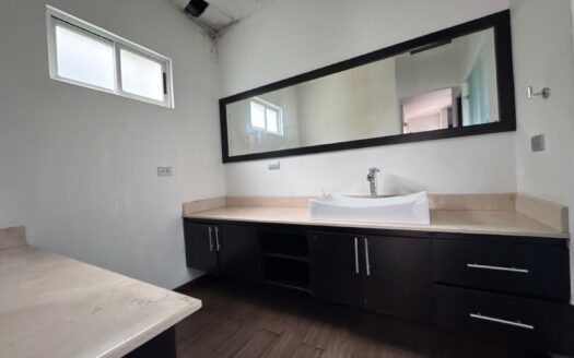 Tres Ríos: Remate Bancario en Residencial Privado con 1273 metros de Lote. #143452