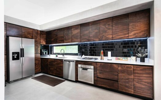 Casa moderna en Hacienda Verde – Playa Jacó – Piscina privada, lista para disfrutar Cod. 142220