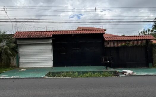 ¡REMATE BANCARIO! Oportunidad de Casa de Una Planta con Local Comercial y Amplio Terreno de 600 m2 en Tambor de Alajuela. COD. 143779