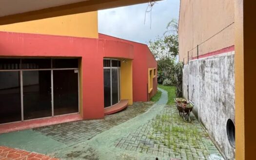 ¡REMATE BANCARIO! Oportunidad de Casa de Una Planta con Local Comercial y Amplio Terreno de 600 m2 en Tambor de Alajuela. COD. 143779