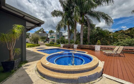 Casa En Venta En Montes De Oca, Condominio Con Amenidades Familiares cod.143422