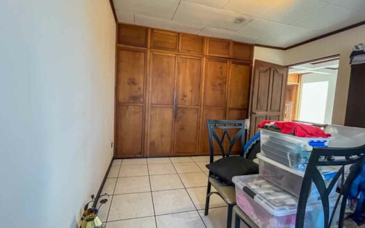 Casa en venta en San Antonio de Desamparados, ideal para vivienda o uso comercial COD#142618