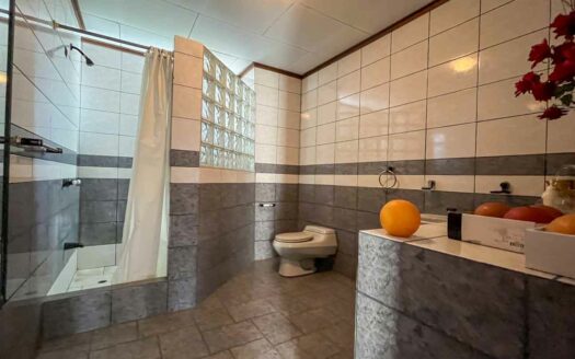 Casa en venta en San Antonio de Desamparados, ideal para vivienda o uso comercial COD#142618