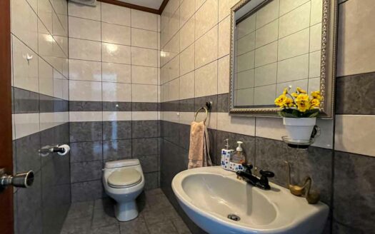 Casa en venta en San Antonio de Desamparados, ideal para vivienda o uso comercial COD#142618