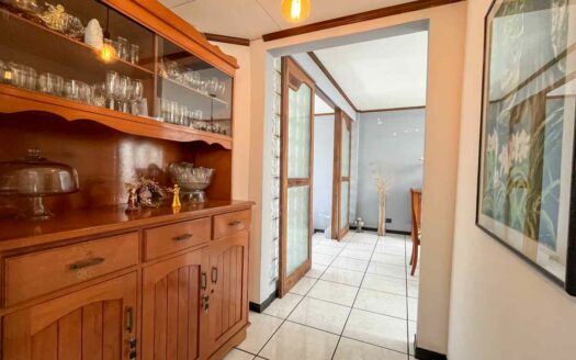 Casa en venta en San Antonio de Desamparados, ideal para vivienda o uso comercial COD#142618