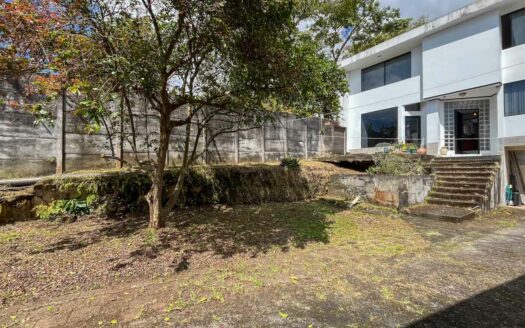 Casa en venta en San Antonio de Desamparados, ideal para vivienda o uso comercial COD#142618