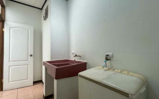 Apartamento en Alquiler en Plazoleta San Antonio de Desamparados, zona céntrica y segura COD#142605