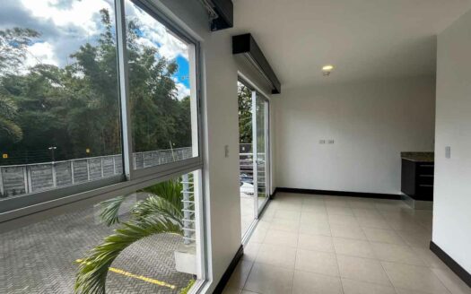 Apartamento en San Sebastián, San José primer piso, con piscina y seguridad COD#143582