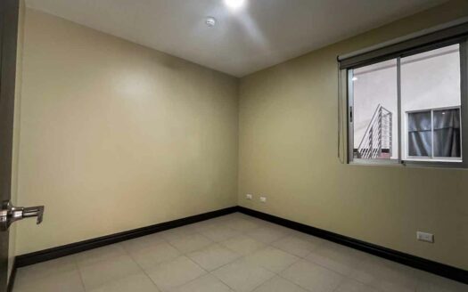 Apartamento en San Sebastián, San José primer piso, con piscina y seguridad COD#143582