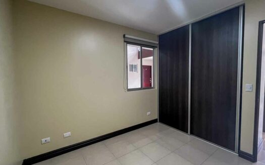 Apartamento en San Sebastián, San José primer piso, con piscina y seguridad COD#143582