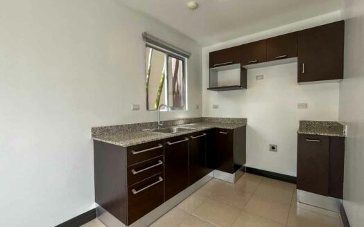 Apartamento en San Sebastián, San José primer piso, con piscina y seguridad COD#143582