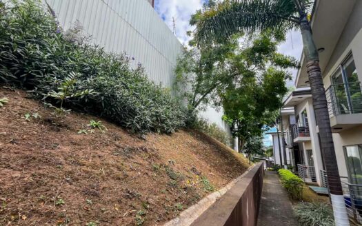 Apartamento en San Sebastián, San José primer piso, con piscina y seguridad COD#143582