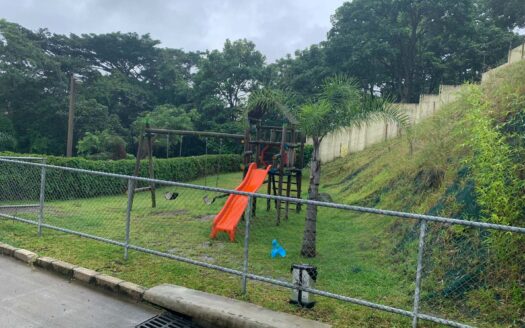 Apartamento En Venta En San Pablo De Heredia, Remate Bancario De Contado. Código 142981