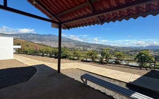 Espectaculares Casas en venta- Condominio en Agua Caliente de Cartago. Cod. 142087