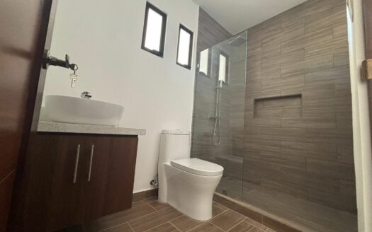 Espectaculares Casas en venta- Condominio en Agua Caliente de Cartago. Cod. 142087