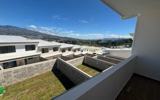 Espectaculares Casas en venta- Condominio en Agua Caliente de Cartago. Cod. 142087