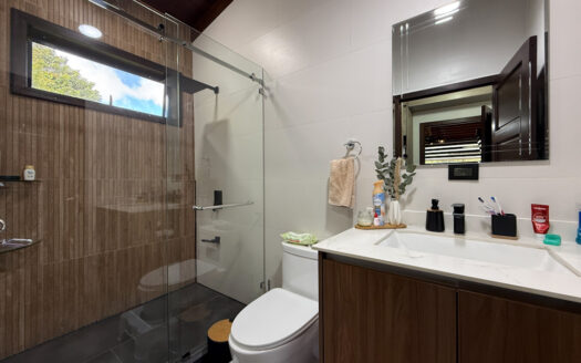 Hermosa Propiedad de 183.732 m2 en Las Montañas de Bajo La Hondura, Dulce Nombre de Coronado COD 143811