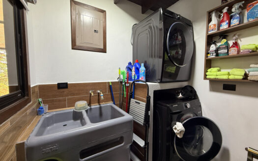 Hermosa Propiedad de 183.732 m2 en Las Montañas de Bajo La Hondura, Dulce Nombre de Coronado COD 143811